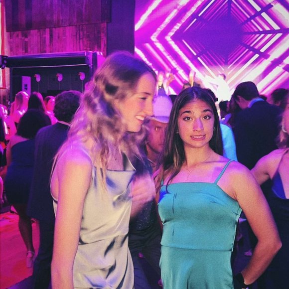 Meet your Posher, Aubrey - Picture 1 of 1